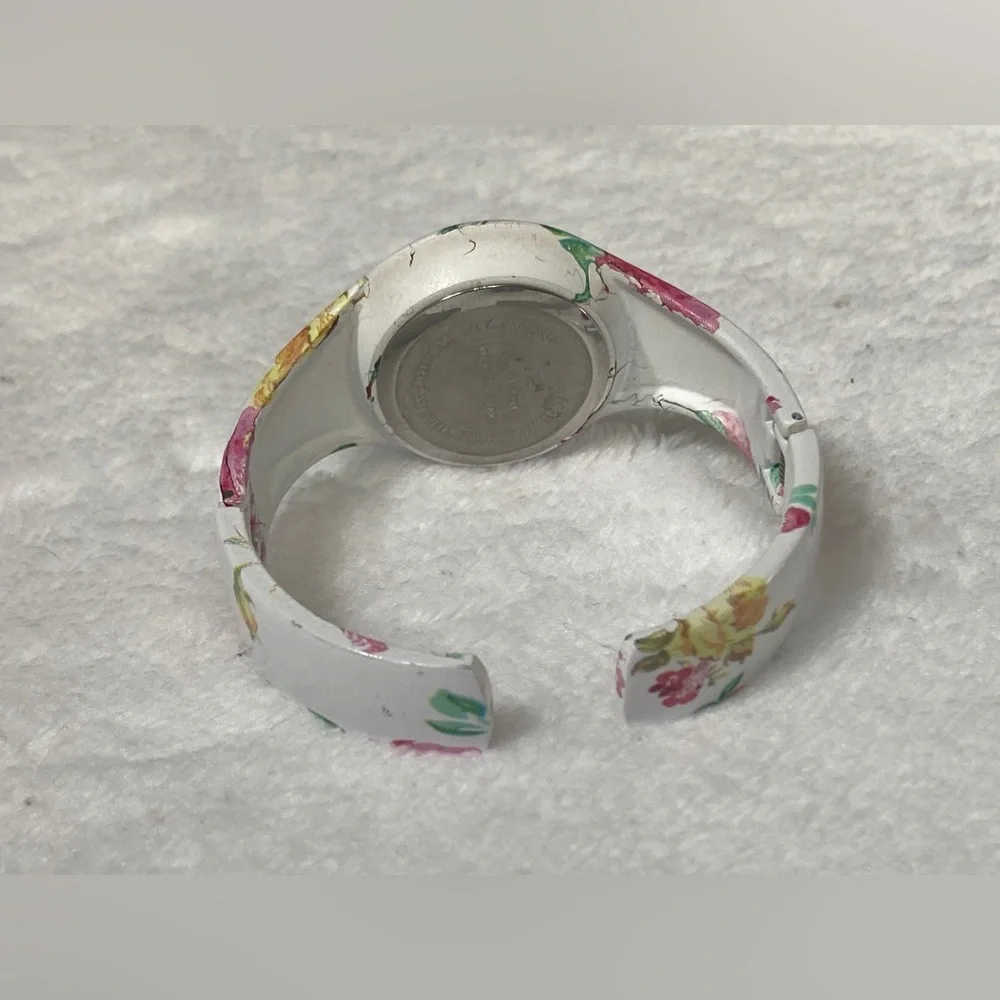 White Floral Design Ladies Bangle Style Wristwatch - Picture 4 of 12